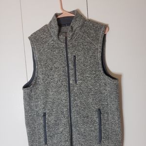 Beverly Hills polo club sleeveless vest dark gray.full zip fleece grey.sz.L .use